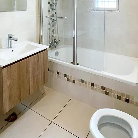 Casa de Férias 3 Bedroom Awesome In Pons De Mauchien Saint-Pons-de-Mauchiens